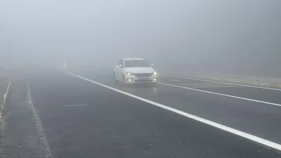 Bolu Dağı’nda sabah saatlerinde etkili olan yoğun sis, D-100 kara