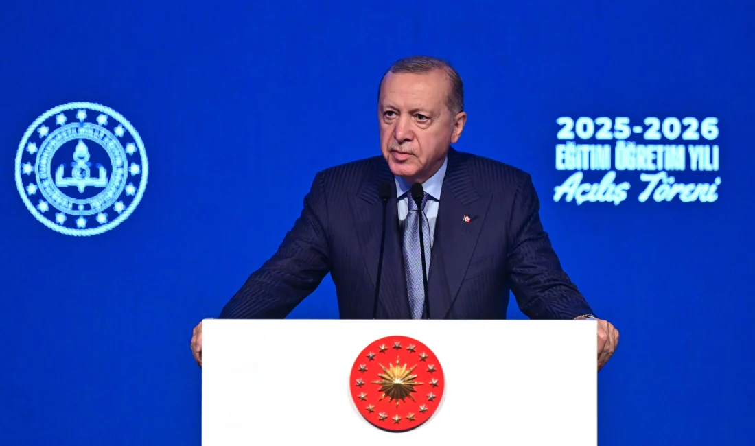Cumhurbaşkanı Erdoğan: “Türkiye Yüzyılı’nı sizler hayata geçireceksiniz” Cumhurbaşkanı Erdoğan, eğitimde aile ve yeşil vatan temalarıyla yeni dönemi