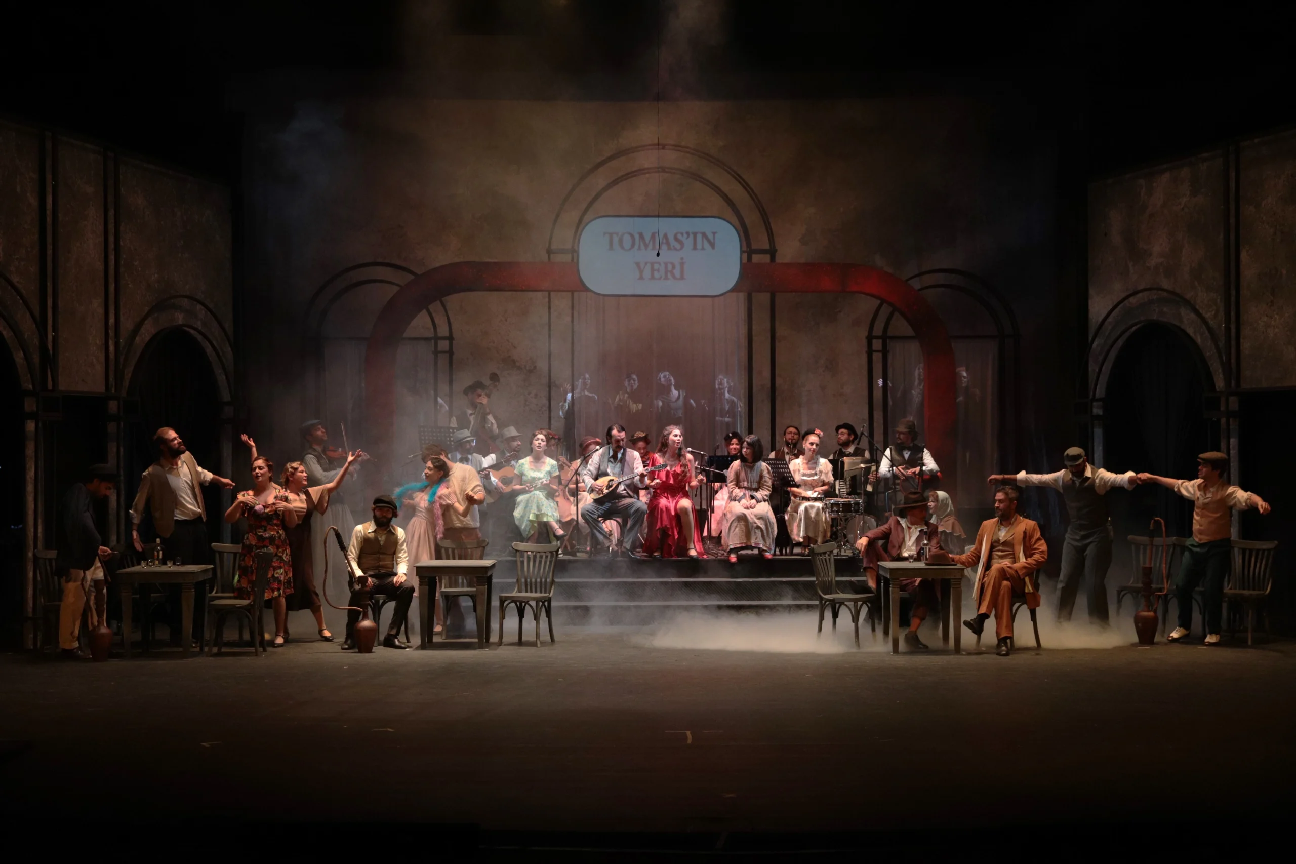 Devlet Tiyatroları, Girne’de düzenlenen festivalde “Dracula”, “Rembetiko Efsanesi” ve “Kan