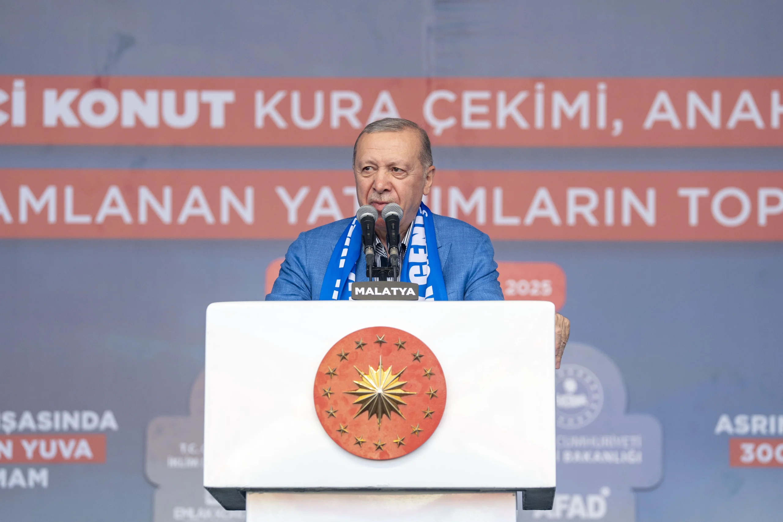 Cumhurbaşkanı Erdoğan, Malatya’daki törende 300 bininci afet konutunun anahtarını teslim