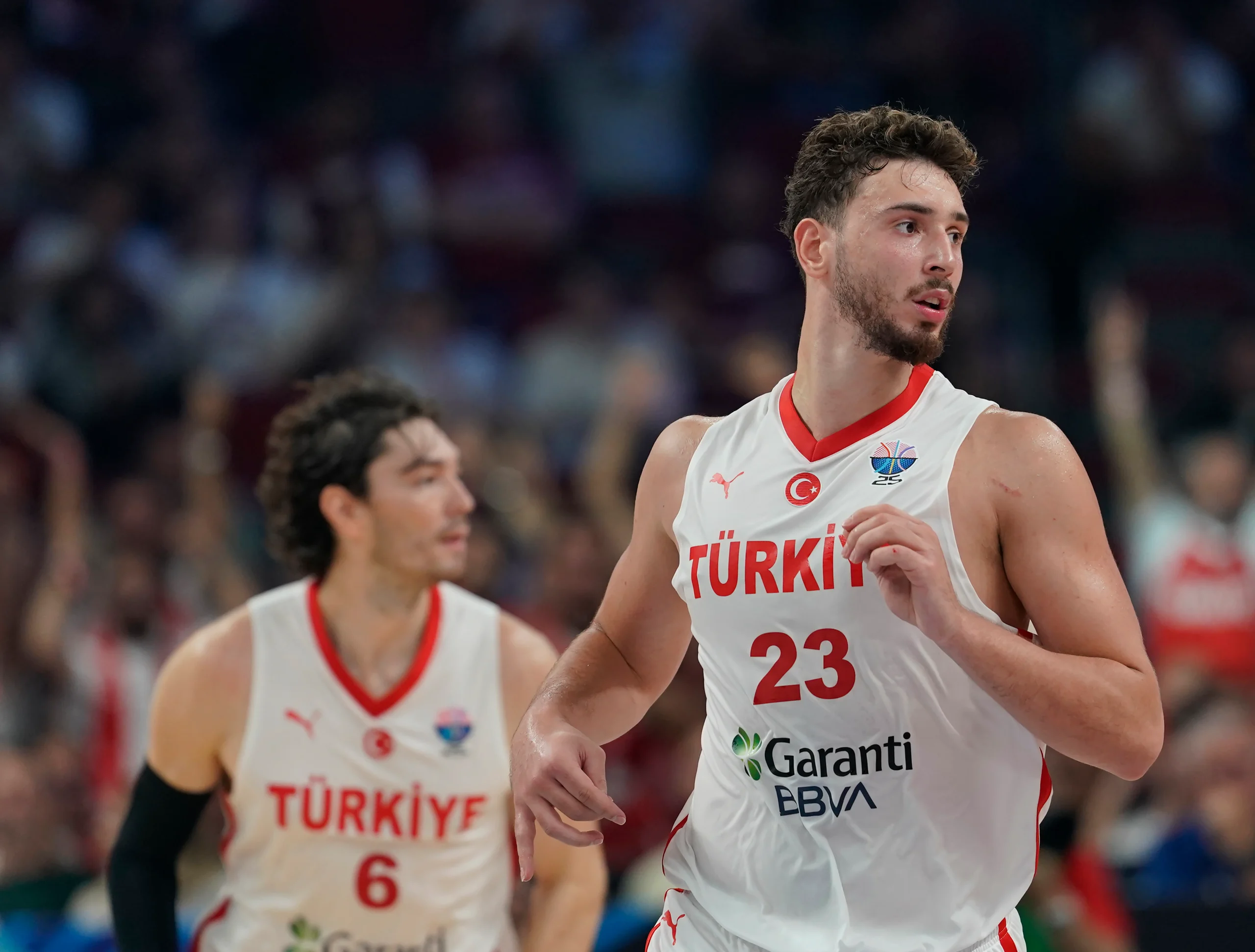 Türkiye, EuroBasket 2025’te Sırbistan’ı 95-90 mağlup ederek grup aşamasını namağlup
