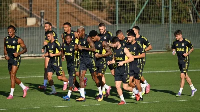 Sarı-lacivertliler, yeni teknik direktör Domenico Tedesco ile ilk antrenmanını gerçekleştirerek