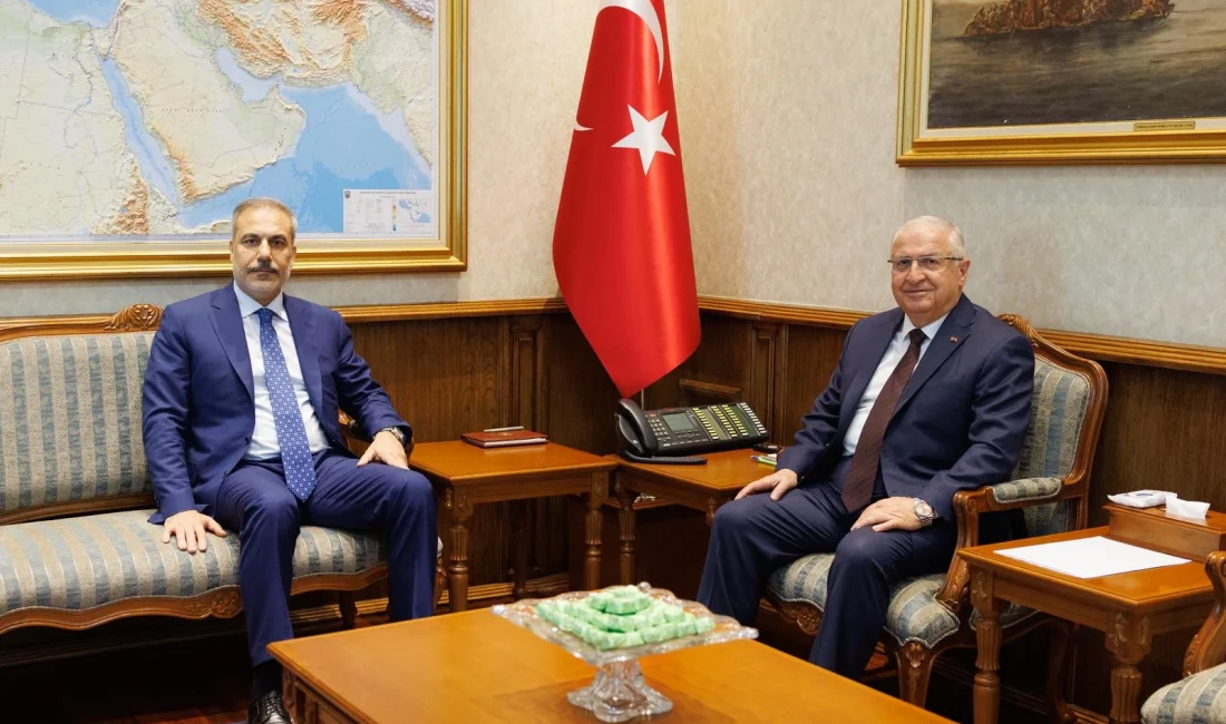 Milli Savunma Bakanı Yaşar Güler, Dışişleri Bakanı Hakan Fidan’ı makamında
