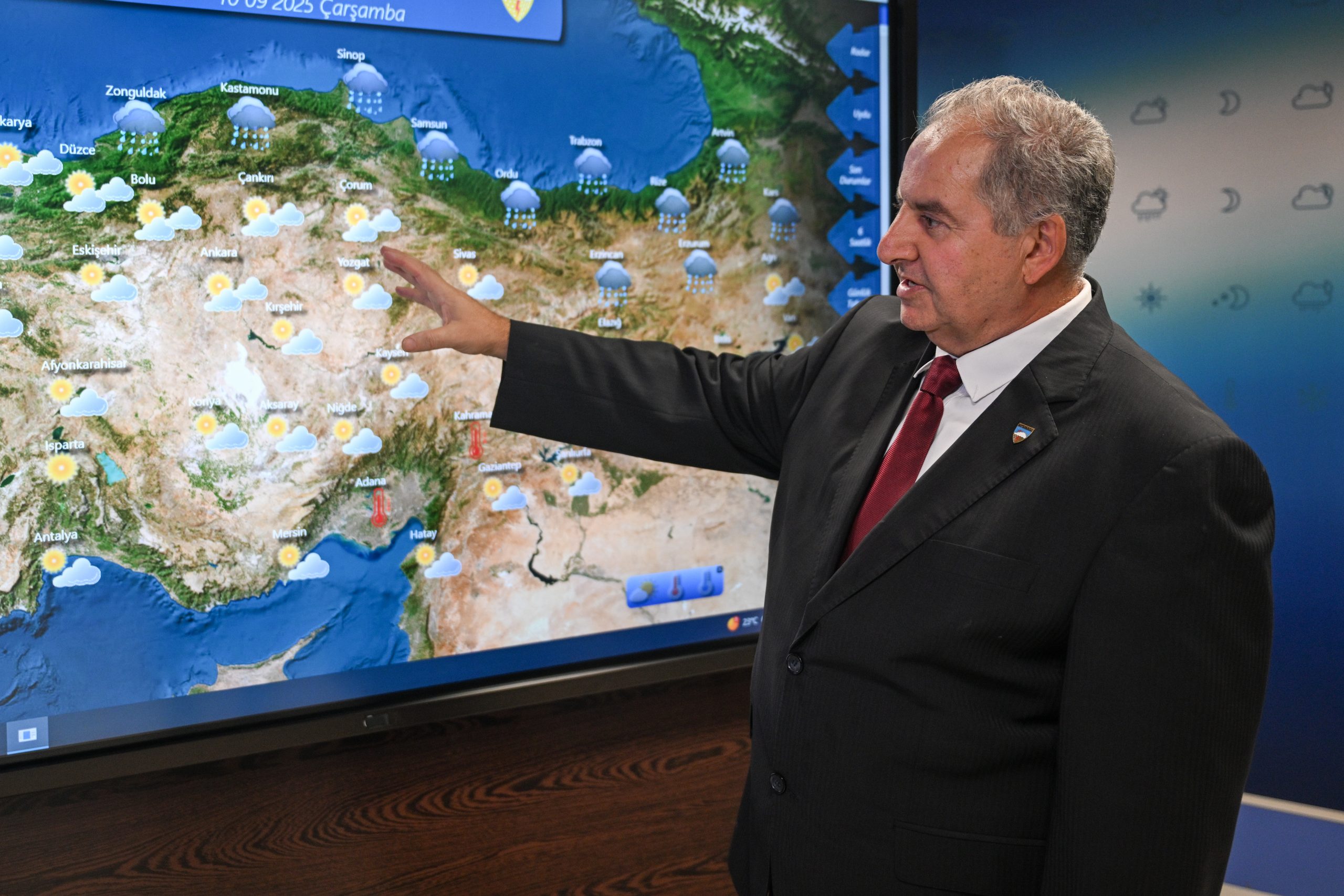 Meteoroloji, Türkiye genelinde hava sıcaklıklarının mevsim normalleri civarında, batıda ise