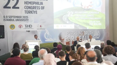 Türkiye Hemofili Derneği’nin ev sahipliğinde İstanbul’da düzenlenen kongrede, hastalar, yakınları