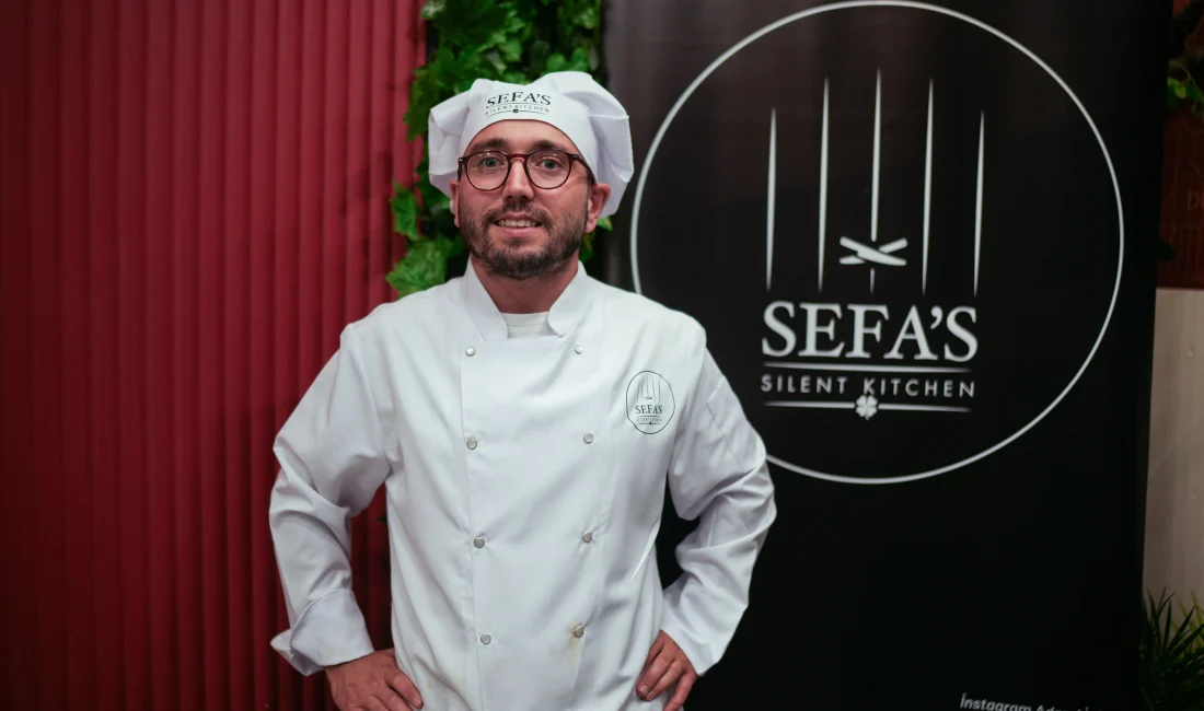 İşitme engelli şef Sefa Barış, sessiz mutfağında yarattığı börek ve