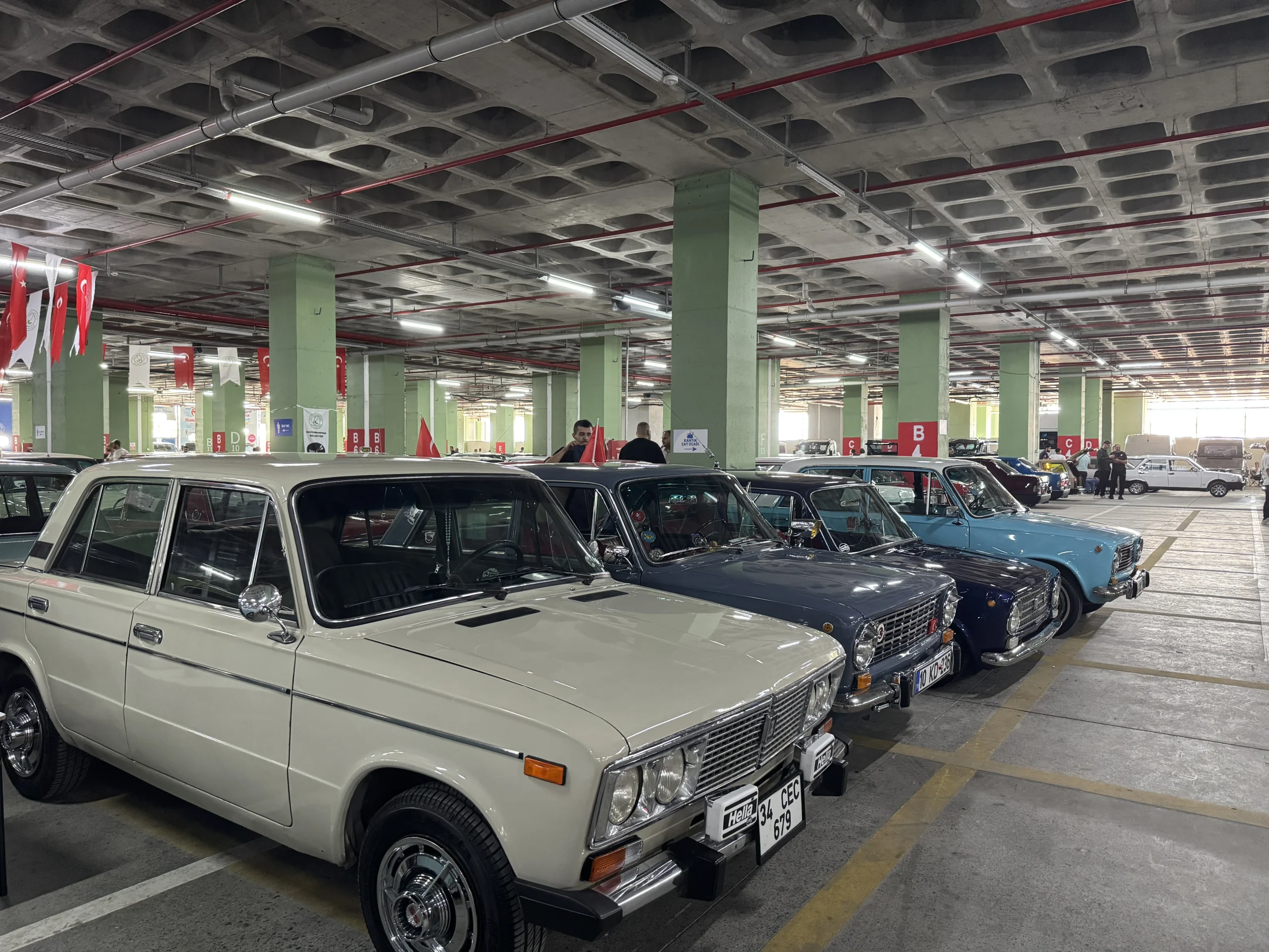 Gaziosmanpaşa Belediyesi’nin düzenlediği Nostaljik Otomobil Festivali, birbirinden özel 600 klasik