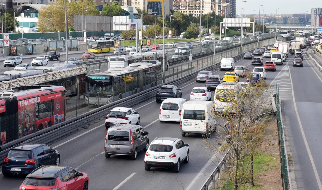 Kara yollarında süren bakım ve onarım çalışmaları nedeniyle birçok kesimde
