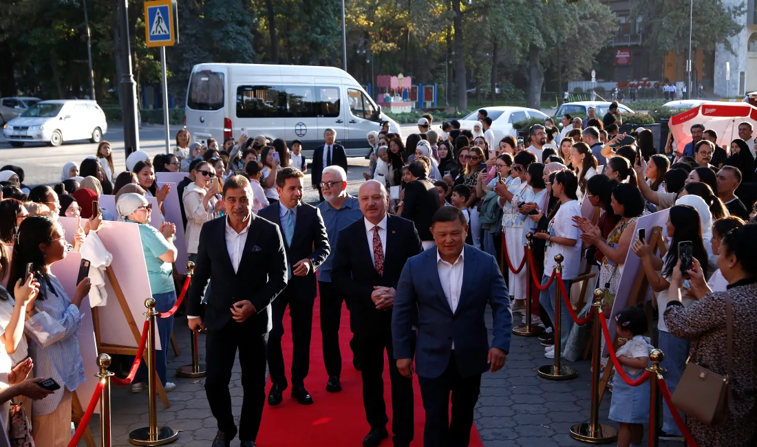 Bişkek’te başlayan 9. Türk Filmleri Haftası, ünlü oyuncuların katılımıyla renkli