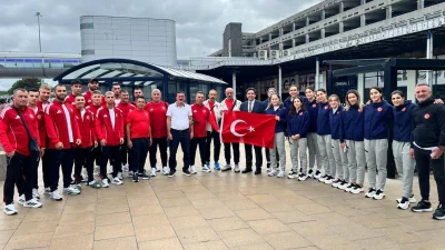 Kadın ve erkeklerden oluşan milli boks takımı, Dünya Şampiyonası’na katılmak