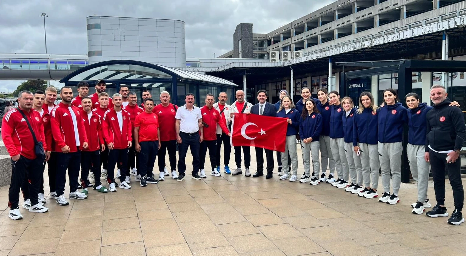 Kadın ve erkeklerden oluşan milli boks takımı, Dünya Şampiyonası’na katılmak