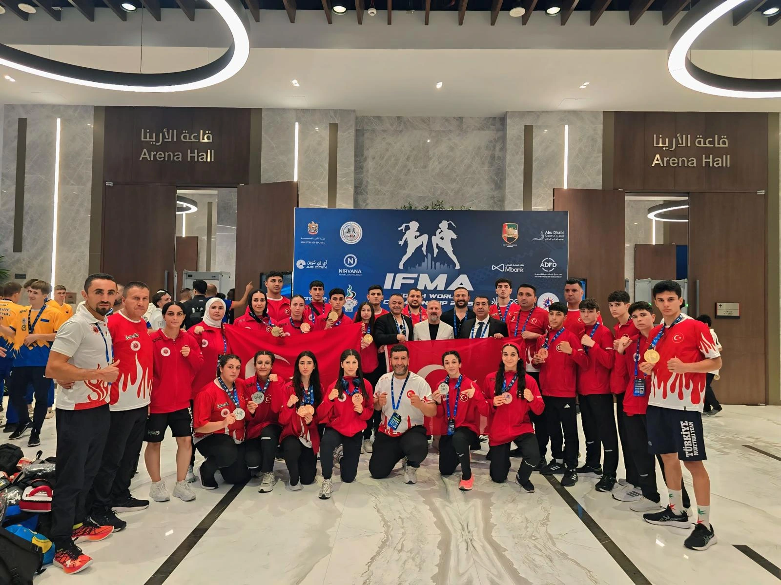 Genç milli muaythai sporcuları, Abu Dabi’deki Dünya Şampiyonası’nda 15 madalya