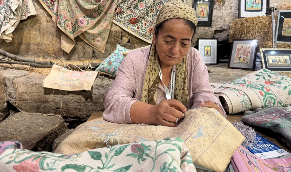 Özbek suzani geleneği: Rengarenk motiflerle kültürel miras yaşatılıyor UNESCO mirası Özbek suzani nakışları, el emeğiyle üretilen rengarenk motifleriyle