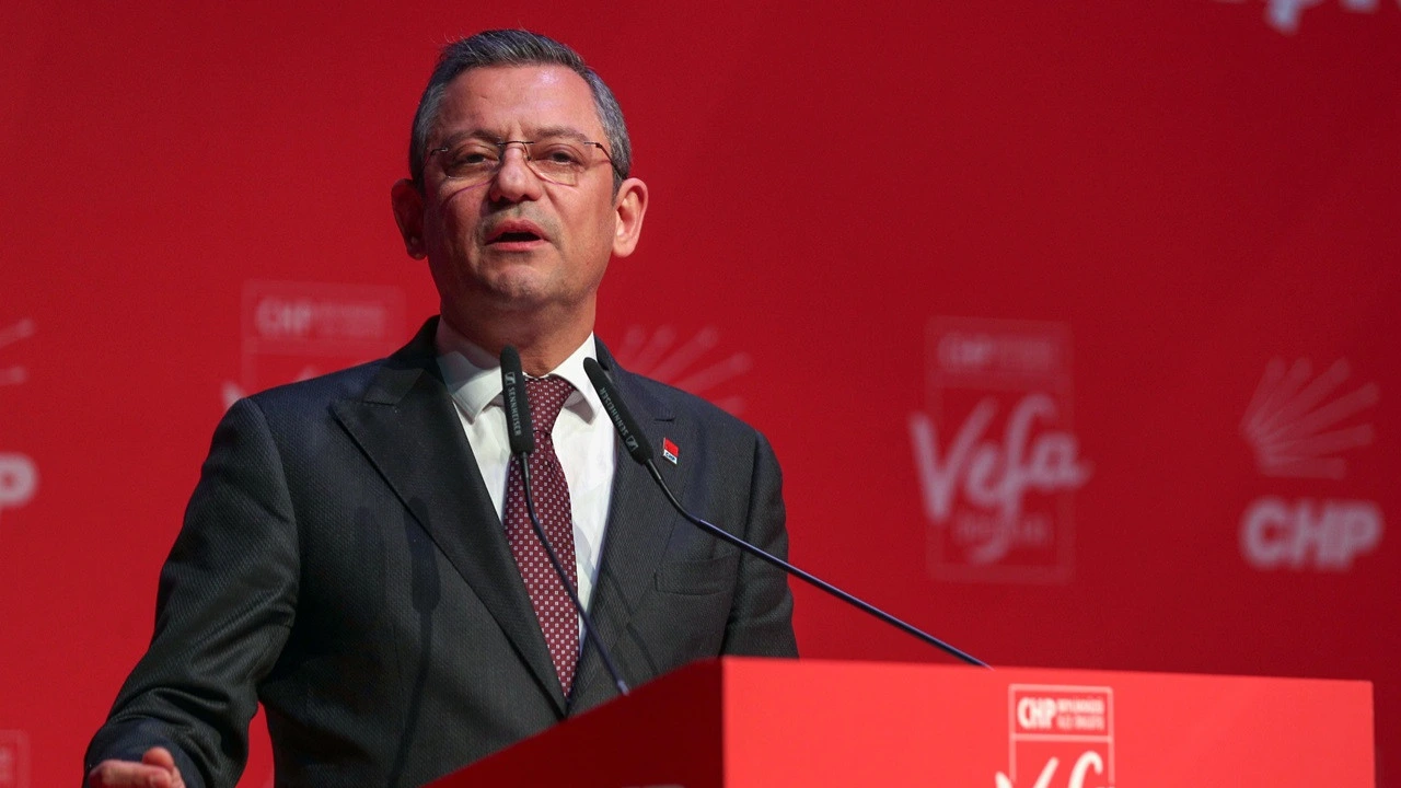 CHP lideri Özgür Özel, İstanbul İl Yönetimi kararına ve Gürsel