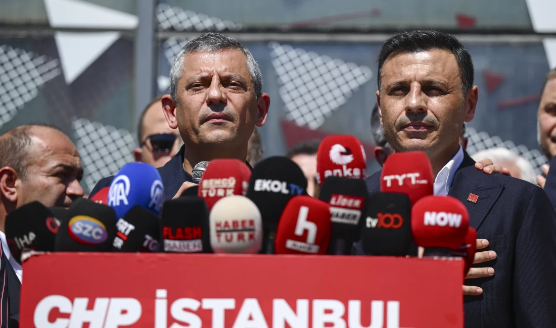 CHP Genel Başkanı Özgür Özel, İstanbul İl Başkanı Özgür Çelik’in