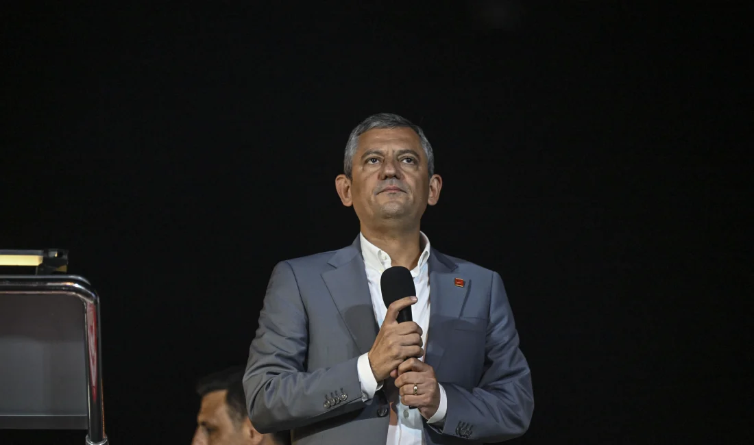 CHP Genel Başkanı Özgür Özel, Kadıköy mitinginde iktidara sert sözlerle