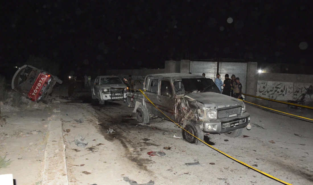 Pakistan’da art arda düzenlenen saldırılarda biri askeri tesis olmak üzere