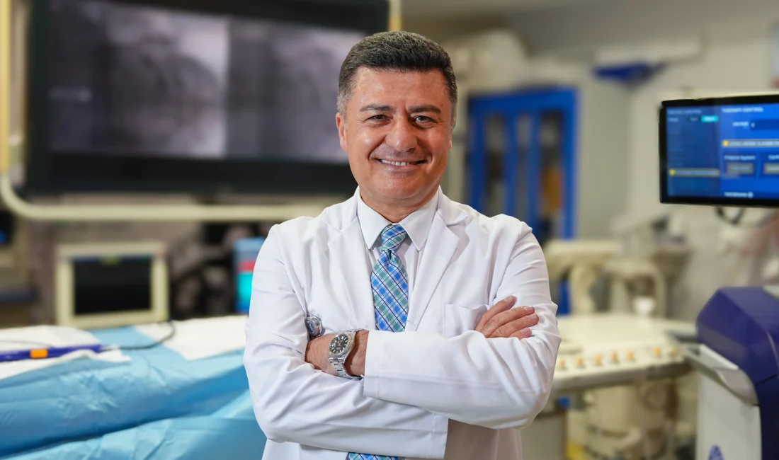 PFA yöntemiyle ritim bozukluklarında güvenli ve etkili tedavi Kalp ritim bozukluklarının tedavisinde kullanılan PFA yöntemi, çevre dokulara zarar