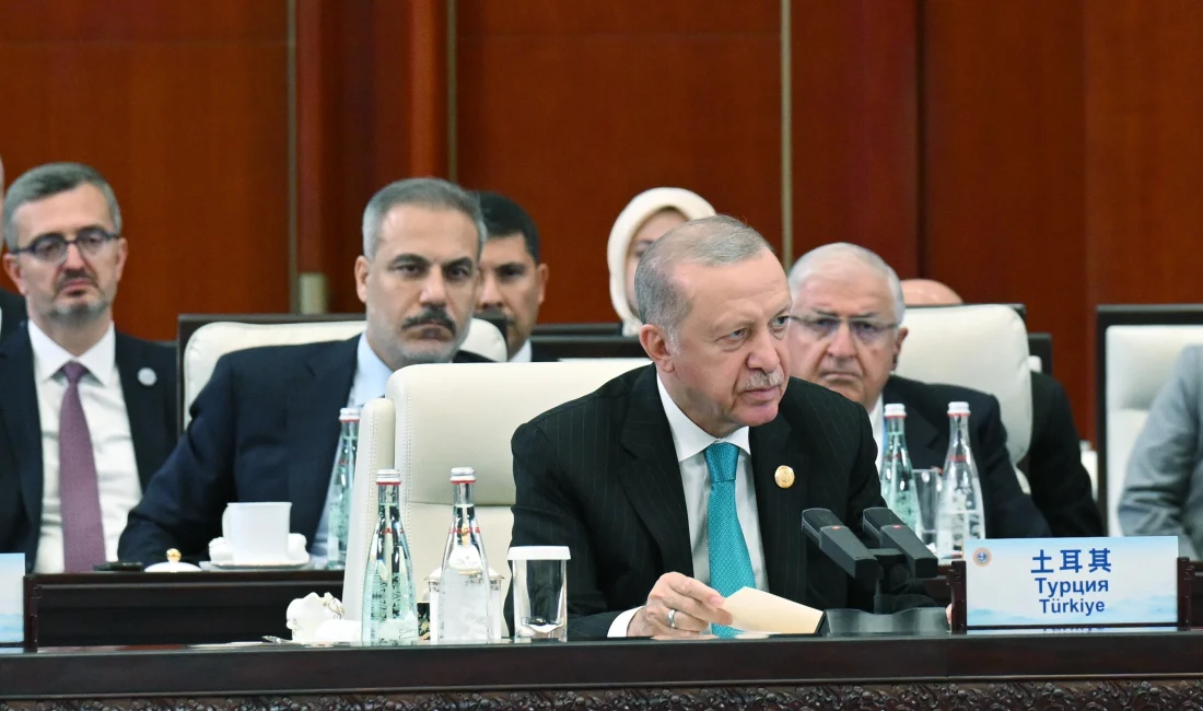 Erdoğan’dan Şanghay Zirvesi’nde Gazze ve Bölgesel Barış Vurgusu Cumhurbaşkanı Erdoğan, Şanghay İşbirliği Teşkilatı Zirvesi’nde Gazze’deki vahşete dikkat çekerek,