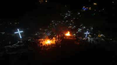 Malula’da Haç Bayramı coşkuyla kutlandı. Dağlarda yakılan meşale Hristiyanlığın yayılışını