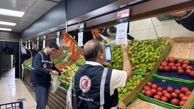 Ticaret Bakanlığı ekipleri İstanbul’da market, restoran ve kırtasiyelere yönelik denetimlerde