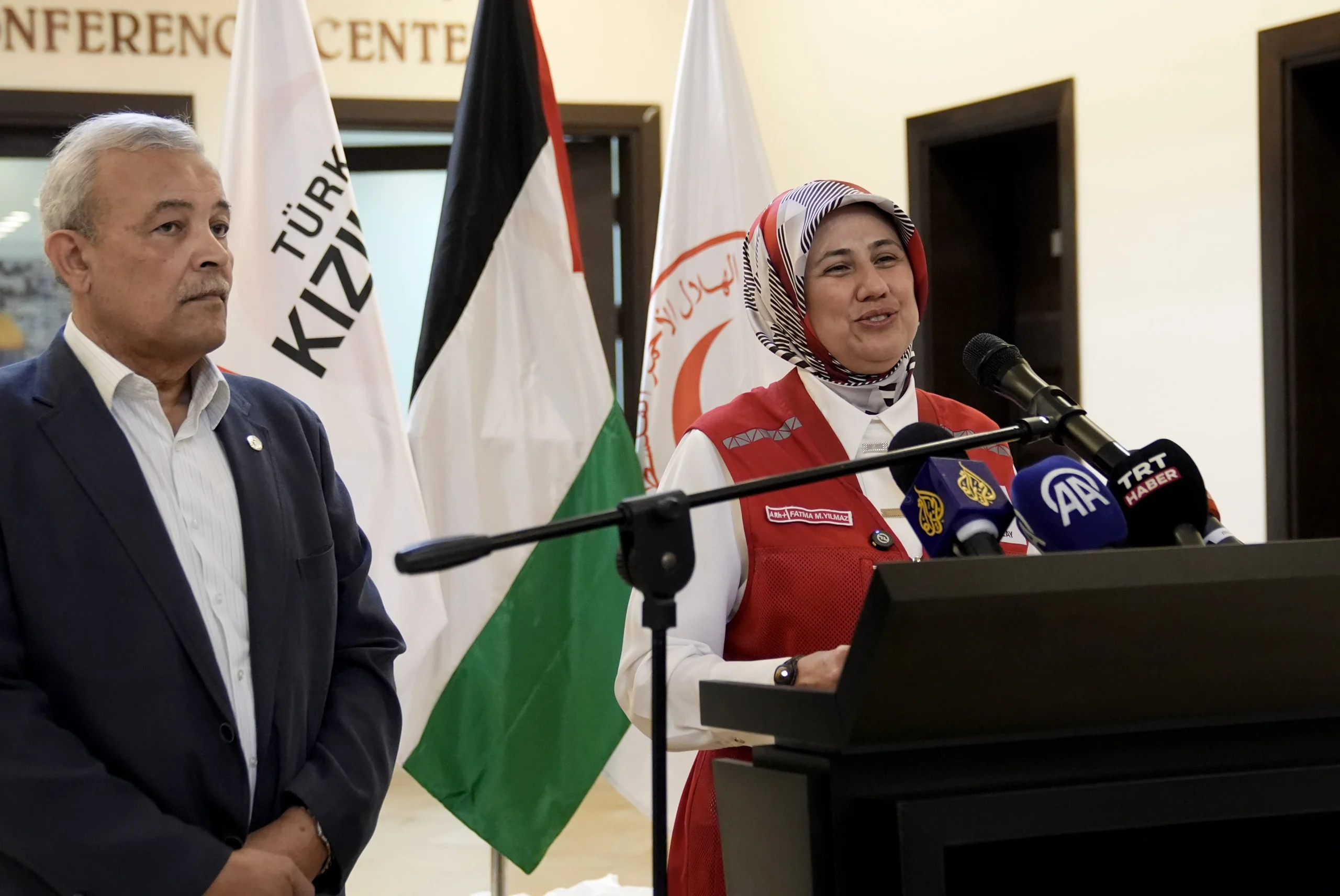 Türk Kızılay, Gazze’de ağır yük altında çalışan iki hastaneye bağışçılarının