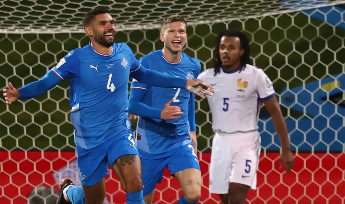 Fransa, geriye düştüğü mücadelede İzlanda ile 2-2 berabere kalarak D