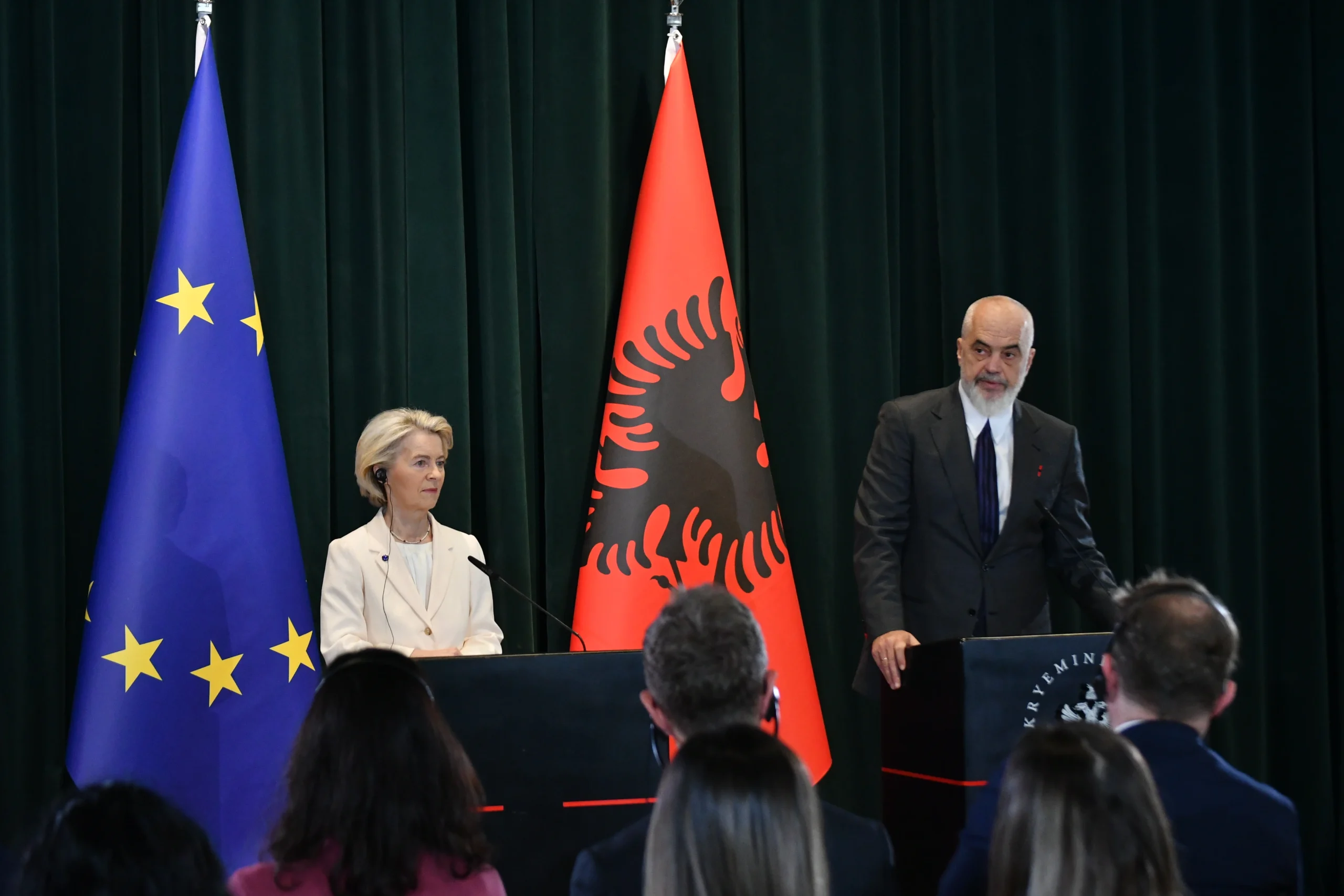 AB Komisyonu Başkanı von der Leyen, Tiran’da yaptığı açıklamada Arnavutluk’un