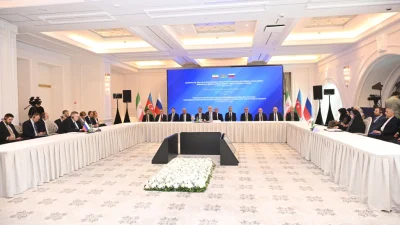 Azerbaycan, Rusya ve İran yetkilileri, Bakü'deki toplantıda ulaşım, enerji ticareti