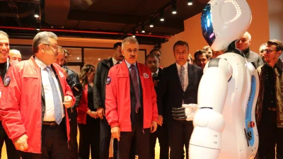 Bakan Uraloğlu: “2026 Nisan’da Türkiye 5G ile Tanışacak” Bakan Abdulkadir Uraloğlu, Trabzon Bilim Festivali’nde yaptığı açıklamada, Türkiye’nin 2026