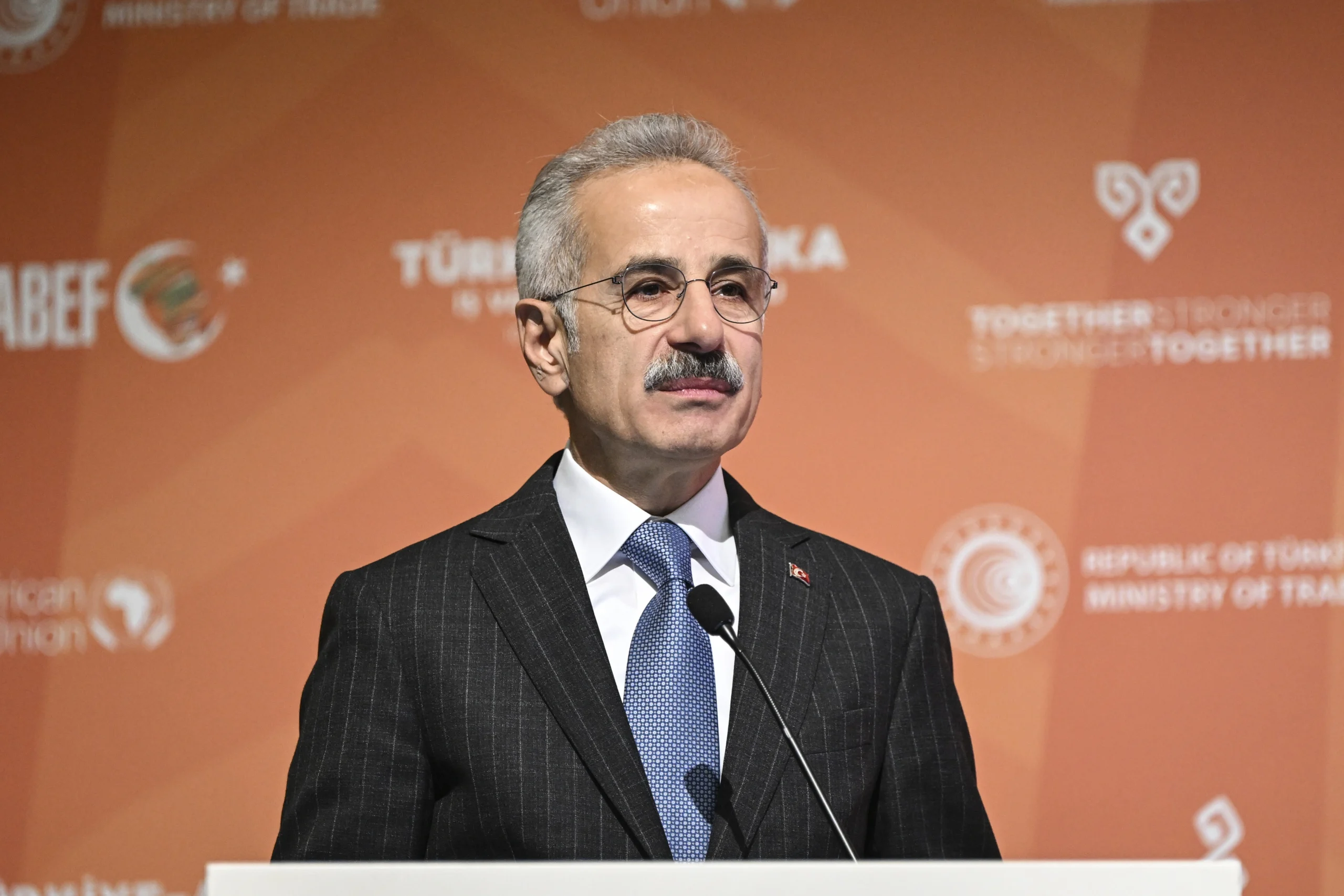 Türkiye-Afrika İş ve Ekonomi Forumu’nda konuşan Bakan Uraloğlu, havacılıkta elde