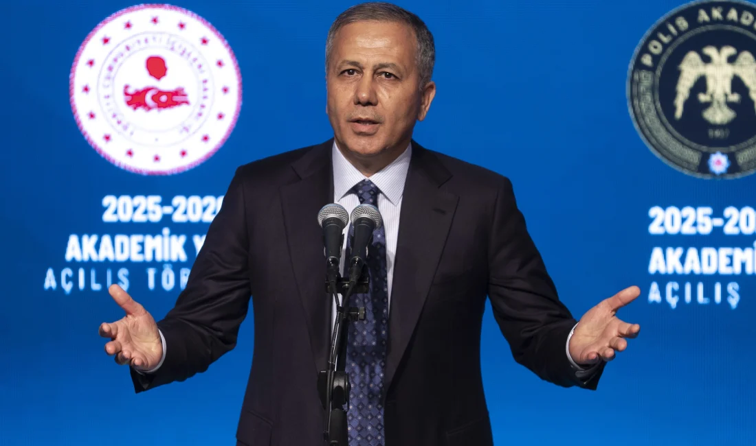 Bakan Yerlikaya: “Asıl Görevimiz Suçu Doğmadan Önlemektir” İçişleri Bakanı Ali Yerlikaya, Polis Akademisi açılışında yaptığı konuşmada, önleyici