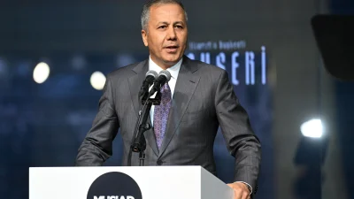 İçişleri Bakanı Ali Yerlikaya, suçla mücadelede kararlılık mesajı verirken Gazze'deki