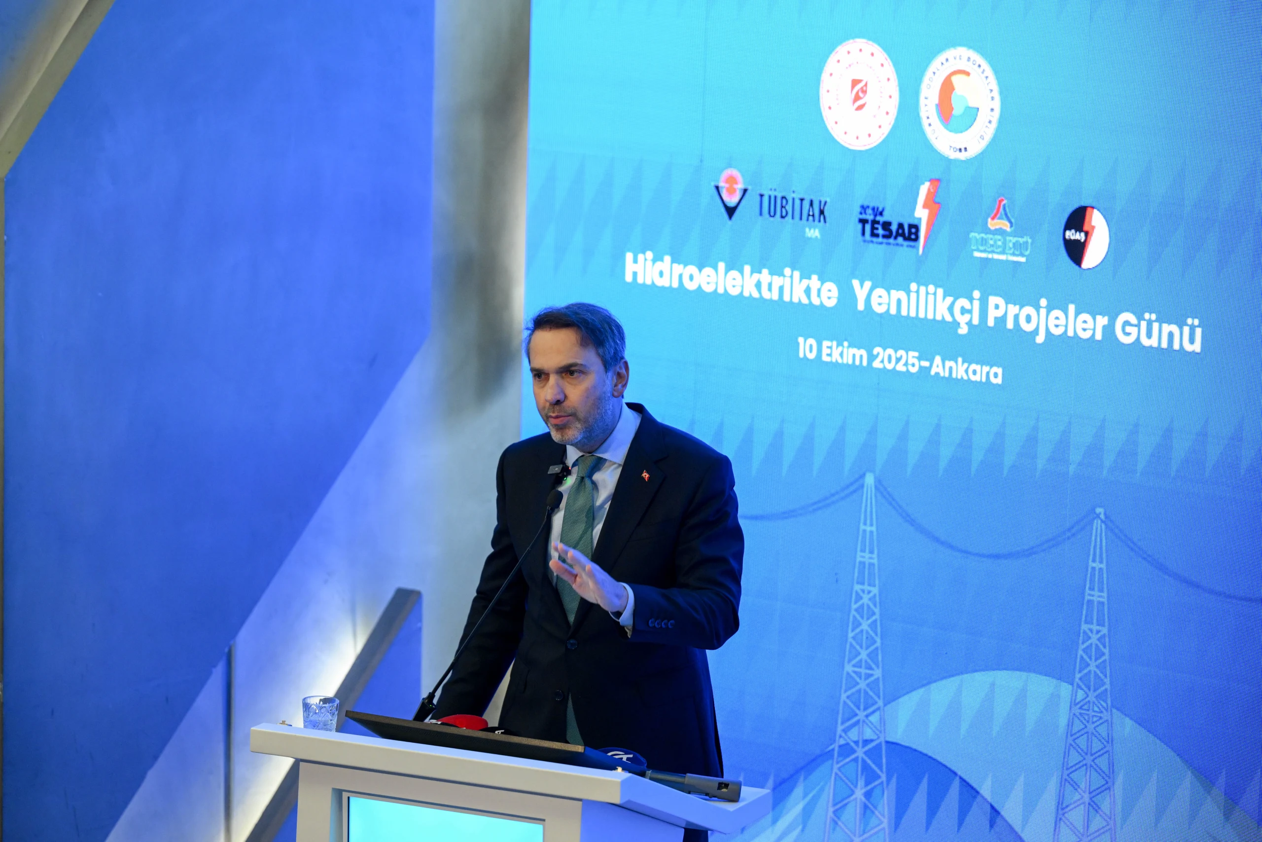 Bakan Alparslan Bayraktar, Türkiye’nin yenilenebilir enerji sürecinde hidroelektrik santrallerin temel