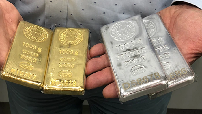 ABD-Çin ticaret gerilimi yeniden tırmanırken, değerli metallerde sert yükseliş görüldü.