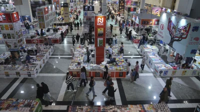 Ankara Kitap Fuarı'nın üçüncü gününde ATO Congresium kitapseverlerle doldu taştı.