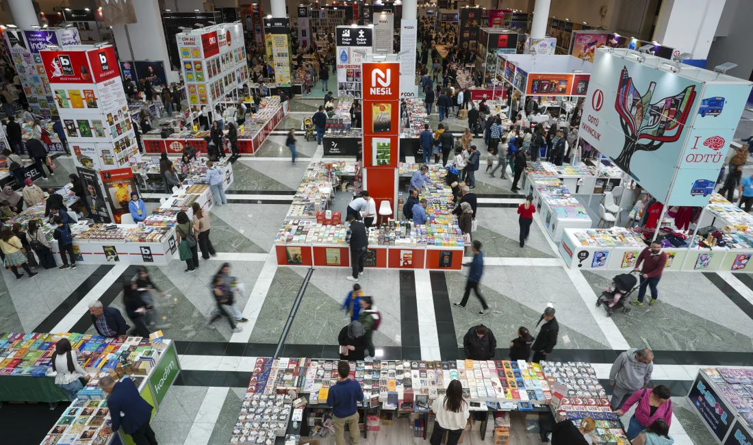 22. Ankara Kitap Fuarı, son gününde de yoğun katılımla tamamlandı.