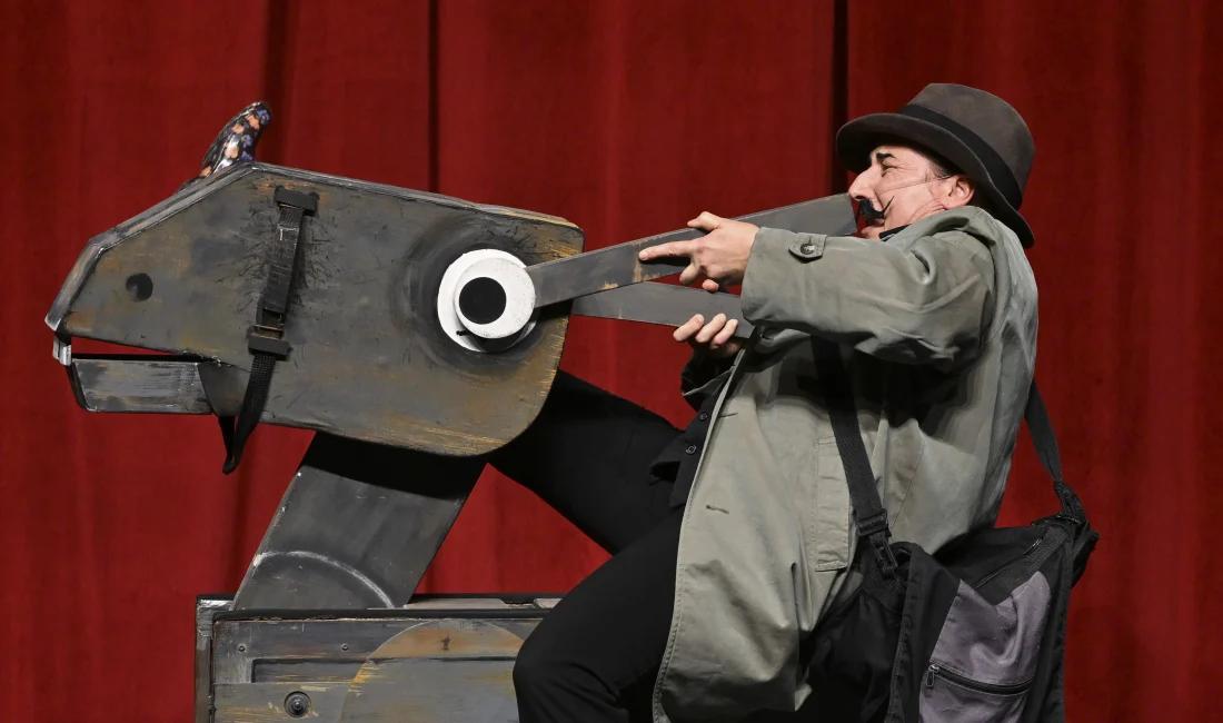 Ankara Kukla Festivali, bu yıl da farklı ülkelerden oyunlarla başladı.