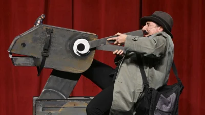 Ankara Kukla Festivali, bu yıl da farklı ülkelerden oyunlarla başladı.