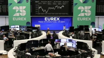 Avrupa borsaları, küresel belirsizliklerin etkisiyle güne negatif başladı. Fransa’daki siyasi