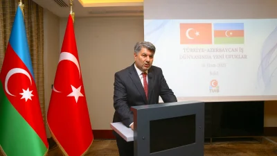 Azerbaycan’ın başkenti Bakü’de düzenlenen etkinlikte, Türk ve Azerbaycanlı iş insanları