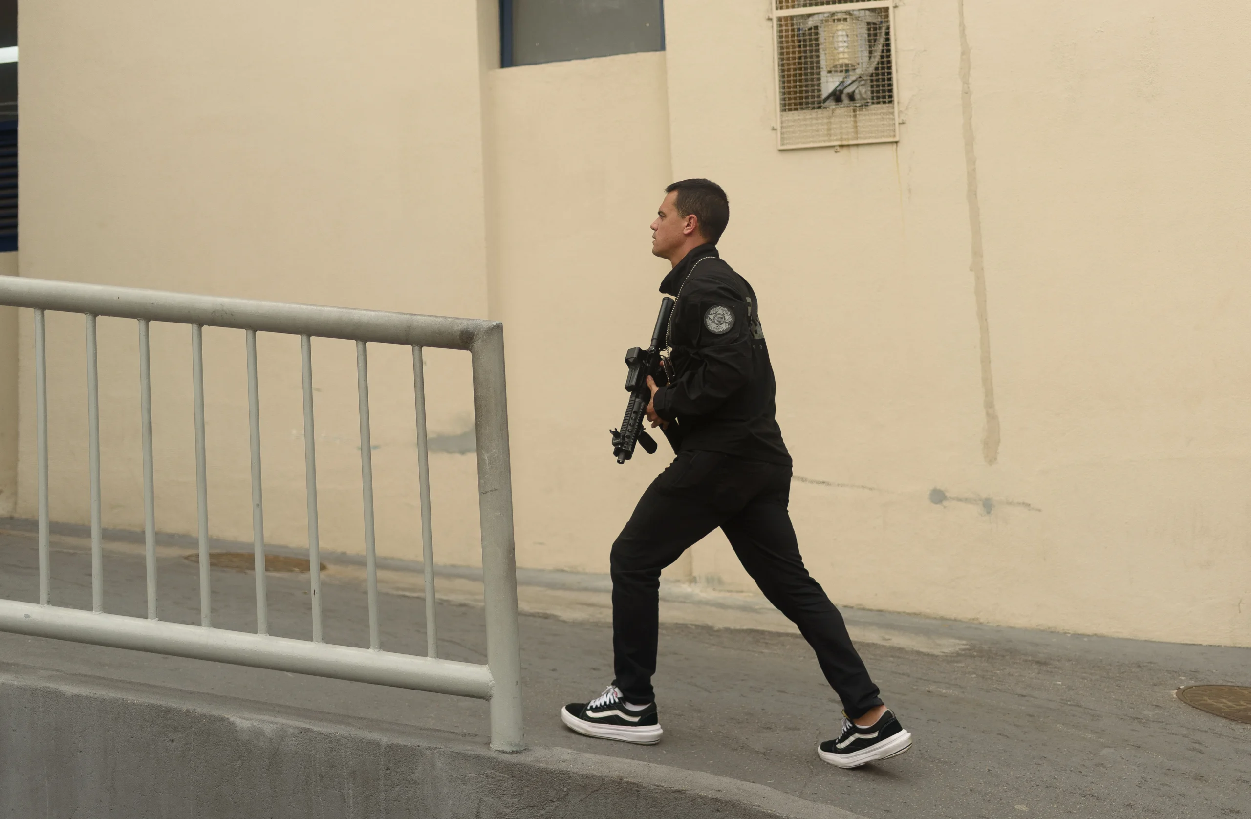 Brezilya'nın Rio de Janeiro kentinde düzenlenen büyük çaplı uyuşturucu operasyonunda