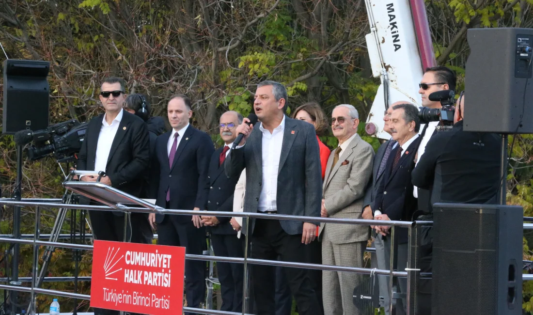 Özel’den Eskişehir’de Nadir Toprak Elementleri Vurgusu: “Geleceğin Mucizesi” CHP Lideri Özgür Özel, Eskişehir mitinginde nadir toprak elementlerine dikkat