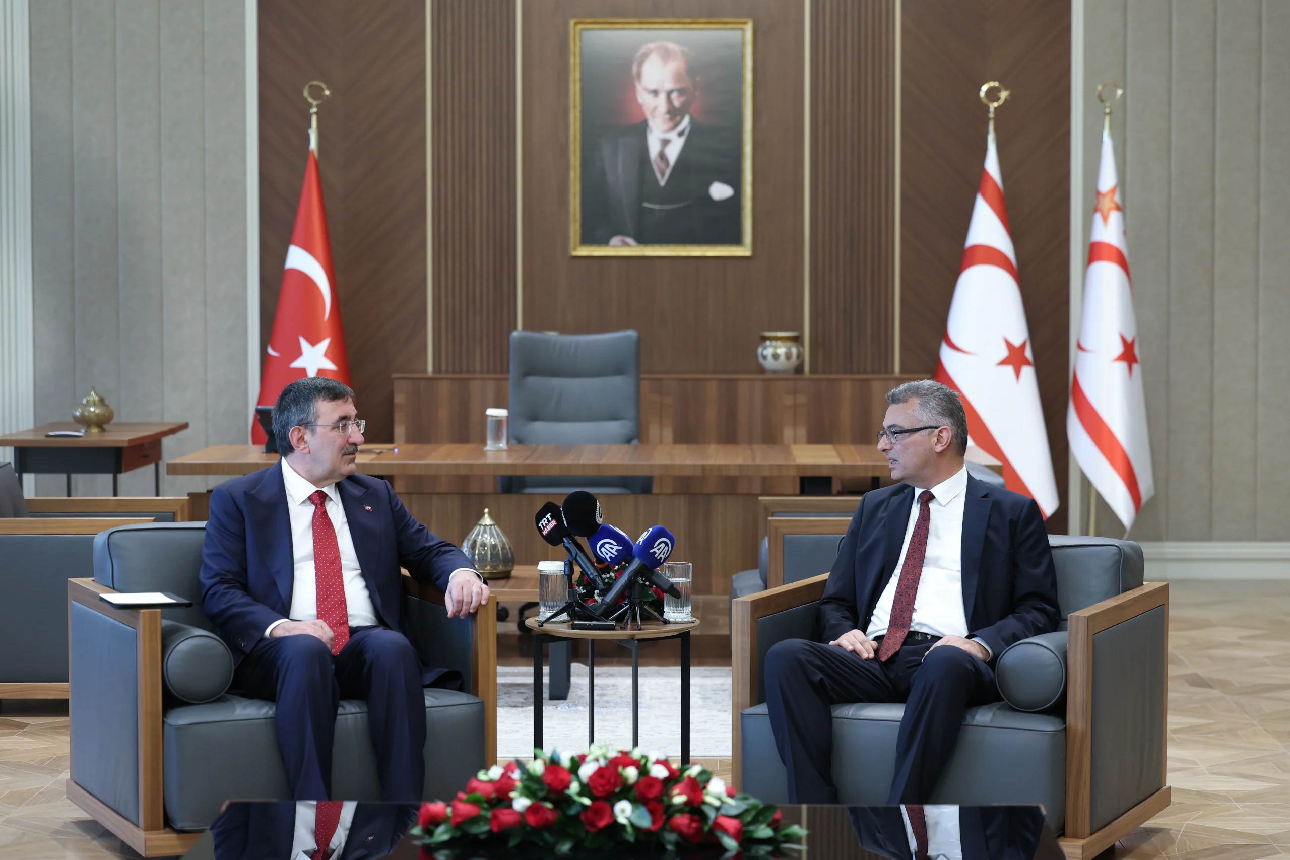 Cevdet Yılmaz, KKTC’de Tufan Erhürman ile görüştü: “Milli davamızdan asla