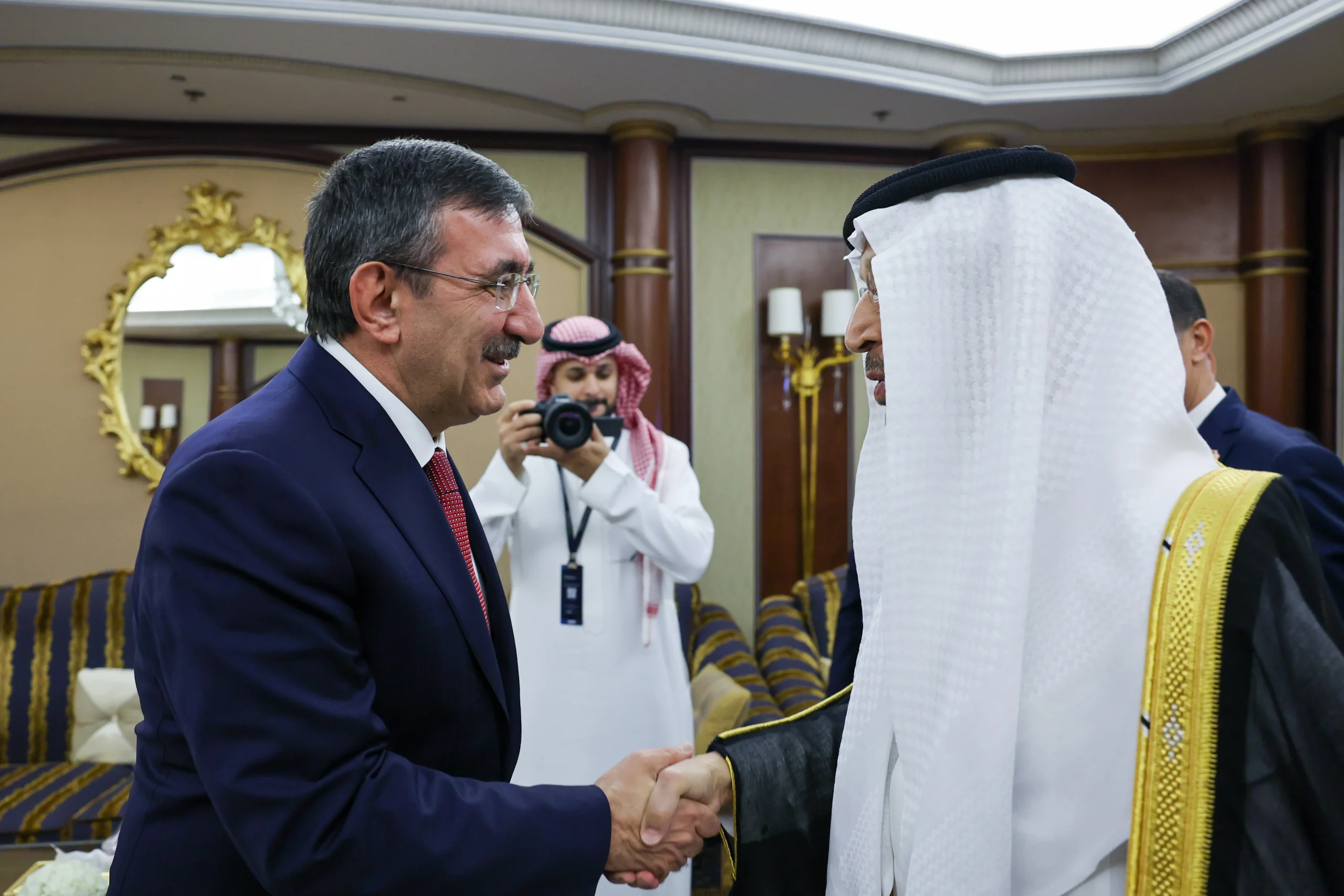 Cumhurbaşkanı Yardımcısı Cevdet Yılmaz, Riyad’da Suudi Arabistan Yatırım Bakanı Halid