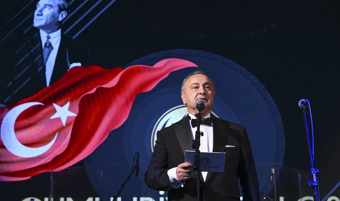 Ankara’da TED’den Cumhuriyet Balosu: 102. Yıla Özel Kutlama Başkent Ankara’da Cumhuriyet’in 102. yılı, Türk Eğitim Derneği’nin ev sahipliğinde