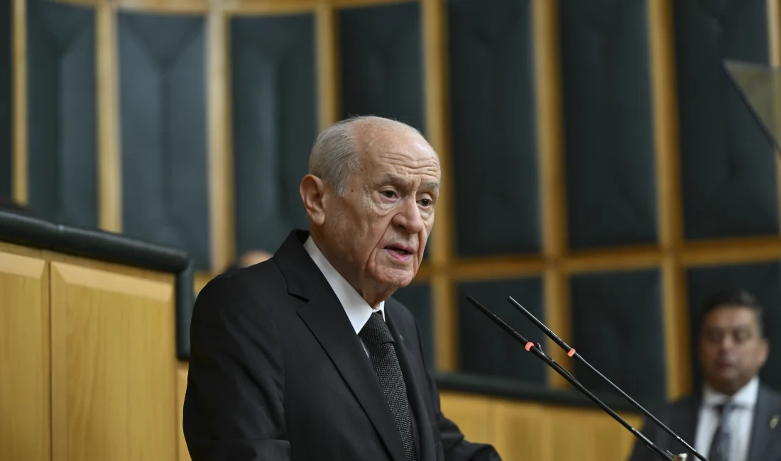 Bahçeli’den KKTC Seçimine Sert Tepki: “TC’ye Katılım Gündeme Alınmalı” MHP Lideri Devlet Bahçeli, KKTC’deki cumhurbaşkanlığı seçimlerinin düşük katılımla gerçekleştiğini