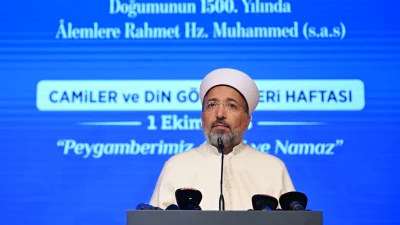 Diyanet İşleri Başkanı Safi Arpaguş, camilerin İslam medeniyetinde sadece ibadet