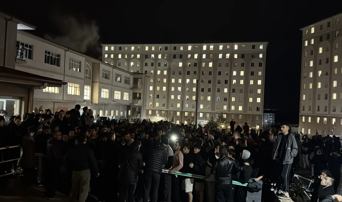 Edirne'deki KYK yurdunda yaşanan su kesintileri, öğrencilerin toplu protestosuna neden