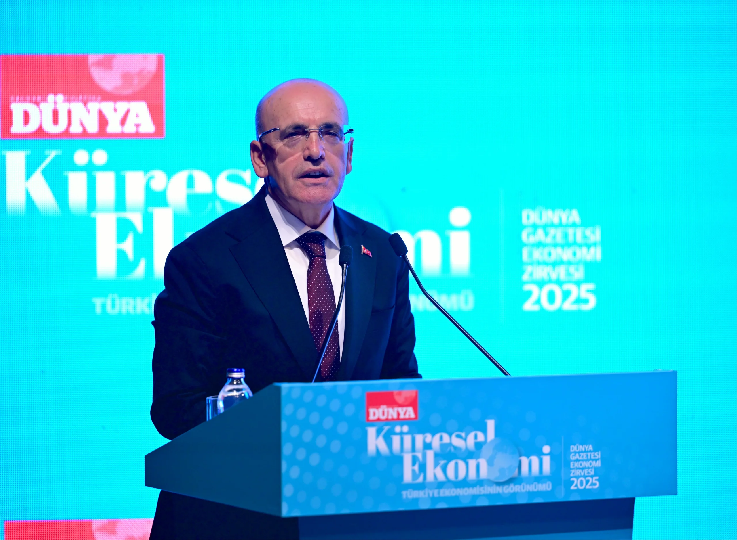 Hazine ve Maliye Bakanı Mehmet Şimşek, Dünya Gazetesi Ekonomi Zirvesi'nde